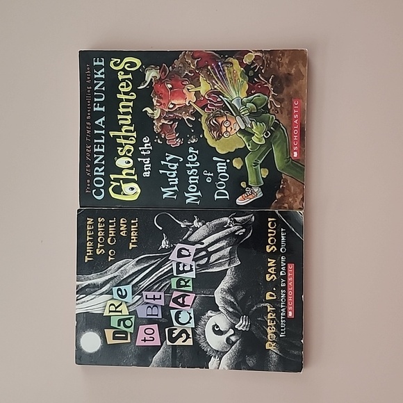 Lot of 2 Scary Books for Kids - Picture 1 of 6